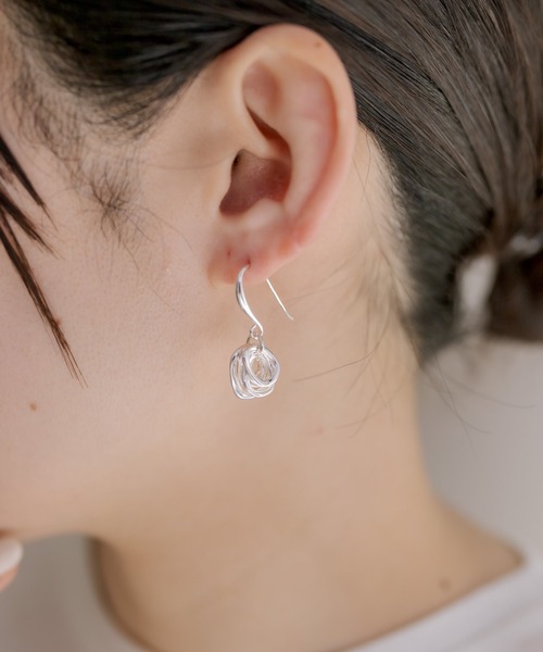 ear PAPILLONNER(イアパピヨネ)の「リングリングピアス(ピアス(両耳用)・レディース・ゴールド/シルバー・FREE)」の6枚目の写真