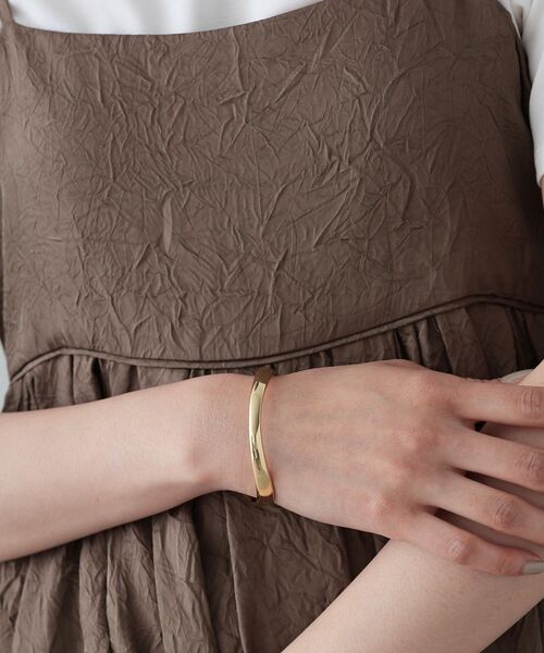 GALLEST（ギャレスト）の「◆カーブバングル（ブレスレット・レディース・ゴールド/シルバー・00）」の7枚目の写真