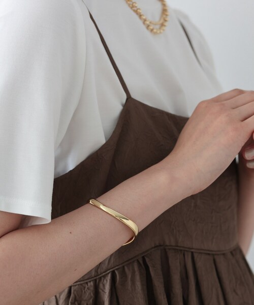 GALLEST（ギャレスト）の「◆カーブバングル（ブレスレット・レディース・ゴールド/シルバー・00）」の8枚目の写真