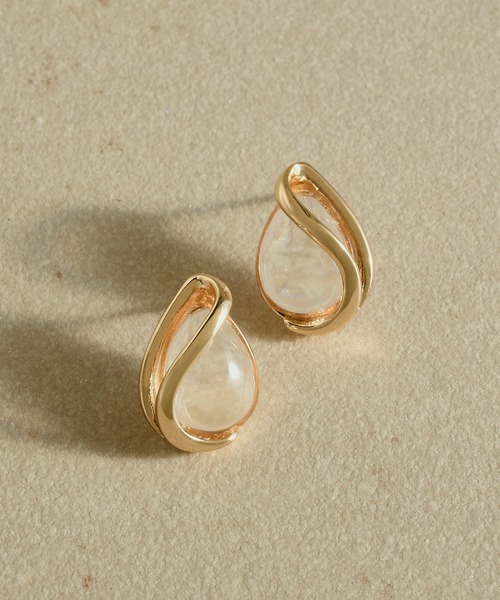 GOLDY（ゴールディ）の「レイヤード ライン ドロップ ピアス（ピアス（両耳用）・レディース・ベージュ/グリーン/ブルー/クリア・FREE）」の6枚目の写真