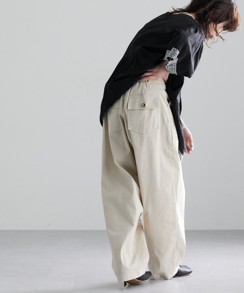 Soiunique（スワユニーク）の「カーブシルエットベイカーパンツ ［Soiunique］（その他パンツ・レディース・アイボリー/チャコール/ライトカーキ・M/L/LL）」の20枚目の写真