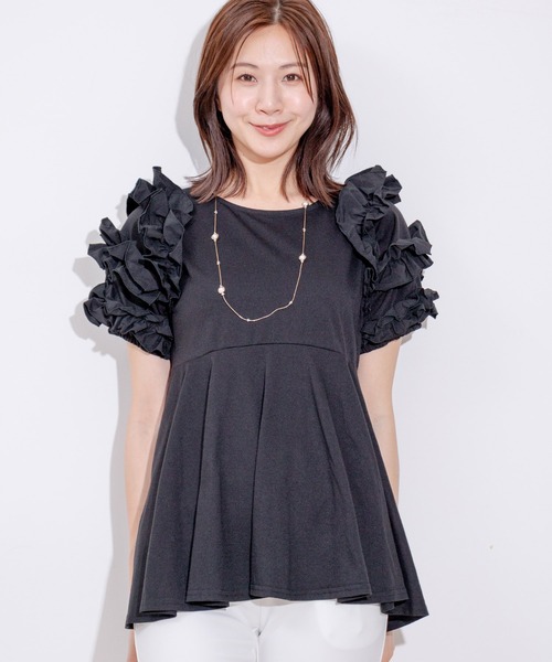 Jayro(ジャイロ)の「袖デコフリルプルオーバー(Tシャツ/カットソー・レディース・ブラック/ホワイト系その他・M)」の1枚目の写真