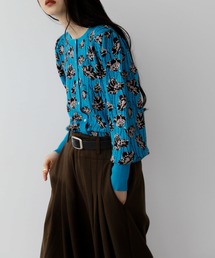 vintagelike flower jacquard knit