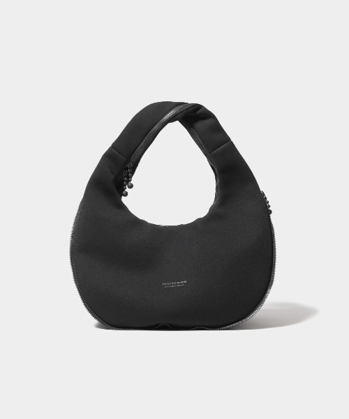 beautiful people(ビューティフルピープル)の「mobious bag in neo plain L(ショルダーバッグ・レディース・ブラック・FREE)」の8枚目の写真