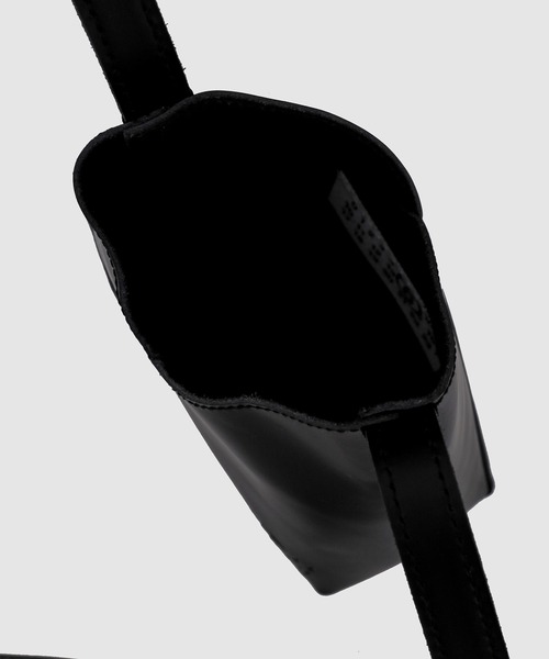 MM6 Maison Margiela（ｴﾑｴﾑｼｯｸｽ ﾒｿﾞﾝ ﾏﾙｼﾞｪﾗ）の「MINI BAG（ショルダーバッグ・レディース・ブラック・UNI）」の4枚目の写真