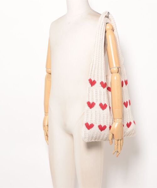 florist(フローリスト)の「【A4収納可】【韓国ファッション】ポイントハートケーブルニットトートバッグ/ニットバッグ(トートバッグ・レディース・ベージュ/ブルー/オフホワイト/グリーン・FREE)」の15枚目の写真