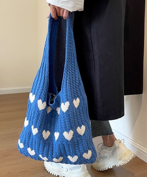 florist(フローリスト)の「【A4収納可】【韓国ファッション】ポイントハートケーブルニットトートバッグ/ニットバッグ(トートバッグ・レディース・ベージュ/ブルー/オフホワイト/グリーン・FREE)」の4枚目の写真