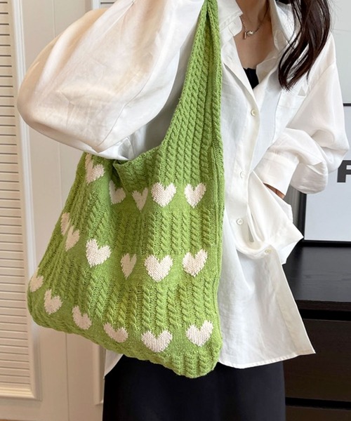 florist(フローリスト)の「【A4収納可】【韓国ファッション】ポイントハートケーブルニットトートバッグ/ニットバッグ(トートバッグ・レディース・ベージュ/ブルー/オフホワイト/グリーン・FREE)」の3枚目の写真