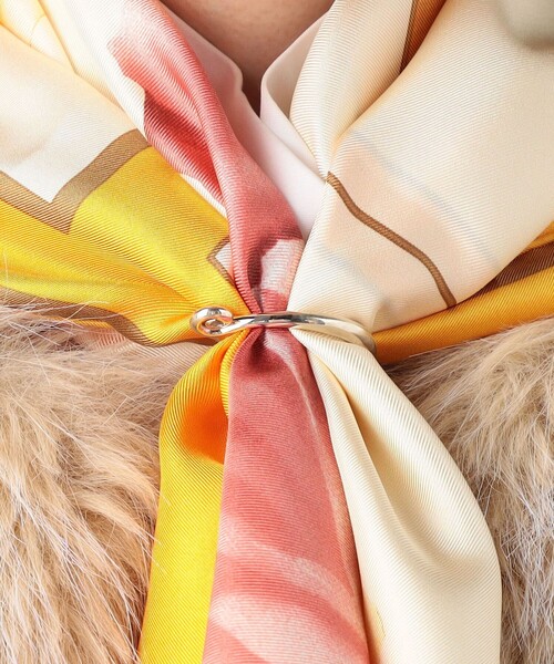 TOMORROWLAND （トゥモローランド）の「TOMORROWLAND FLAME FLOWER シルクスカーフ（バンダナ/スカーフ・レディース・ブルー系その他/イエロー系その他2・FREE）」の4枚目の写真