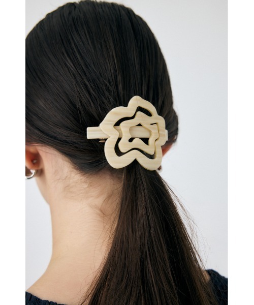 MOUSSY（マウジー）の「MARBLE FLOWER バレッタ（バレッタ/ヘアクリップ・レディース・ブラック/キナリ・FREE）」の9枚目の写真