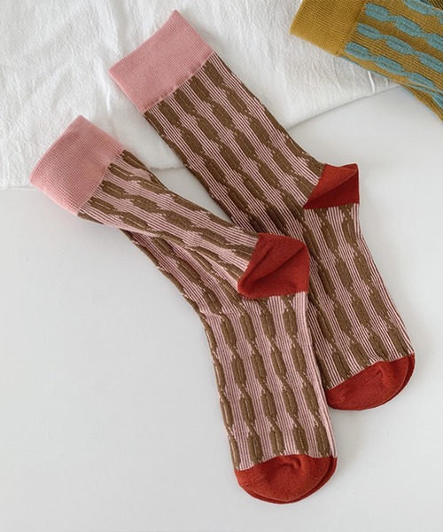 mosox（モソックス）の「【mosox】韓国風レトロソックス（ソックス/靴下・レディース・ブラック/イエロー/グレー/ライトグリーン/ピンク・FREE）」の5枚目の写真