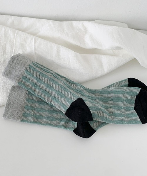 mosox（モソックス）の「【mosox】韓国風レトロソックス（ソックス/靴下・レディース・ブラック/イエロー/グレー/ライトグリーン/ピンク・FREE）」の3枚目の写真