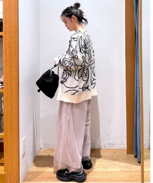 BAYFLOW（ベイフロー）の「[トレンドのチュール素材]シアーレイヤードパンツ（その他パンツ・レディース・ブラック/グレイッシュベージュ・SMALL/MEDIUM）」の21枚目の写真