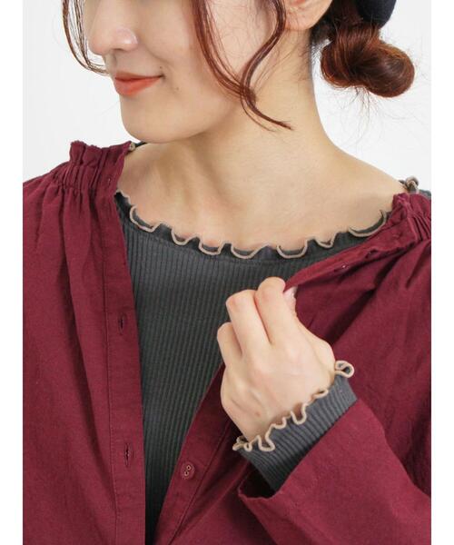 Samansa Mos2（サマンサ モスモス）の「配色メローリブクルーネックインナー（Tシャツ/カットソー・レディース・イエロー/チャコールグレー/グリーン/キナリ・F）」の2枚目の写真