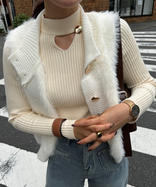 efill(エフィル)の「フロントボタン シャギーベスト(ベスト・レディース・ホワイト・FREE)」の2枚目の写真