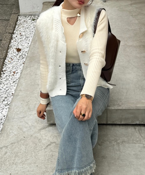 efill(エフィル)の「フロントボタン シャギーベスト(ベスト・レディース・ホワイト・FREE)」の8枚目の写真