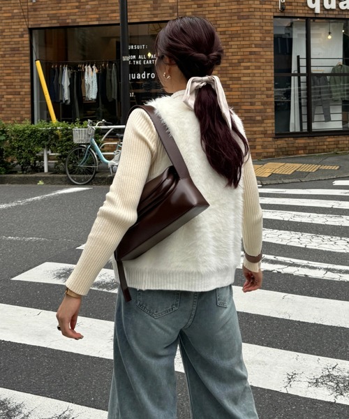 efill(エフィル)の「フロントボタン シャギーベスト(ベスト・レディース・ホワイト・FREE)」の15枚目の写真