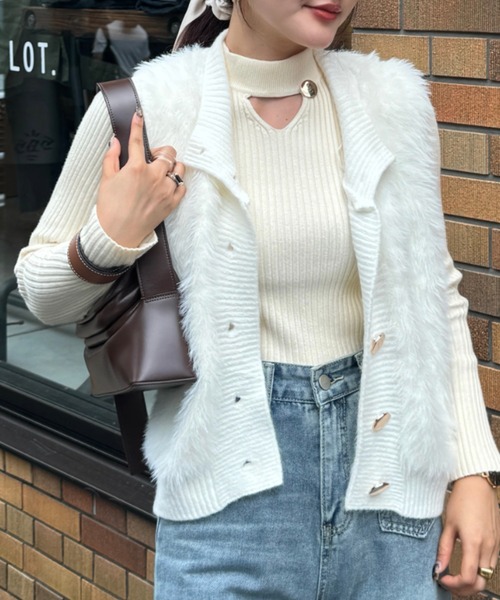 efill(エフィル)の「フロントボタン シャギーベスト(ベスト・レディース・ホワイト・FREE)」の18枚目の写真