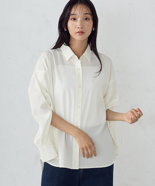 COMME CA ISM(コムサイズム)の「スリットスリーブ シャツ(シャツ/ブラウス・レディース・ホワイト/ネイビー・MEDIUM/LARGE)」の1枚目の写真