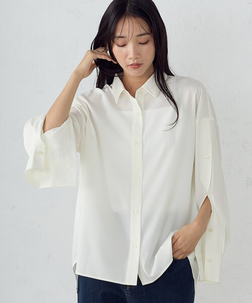 COMME CA ISM(コムサイズム)の「スリットスリーブ シャツ(シャツ/ブラウス・レディース・ホワイト/ネイビー・MEDIUM/LARGE)」の6枚目の写真