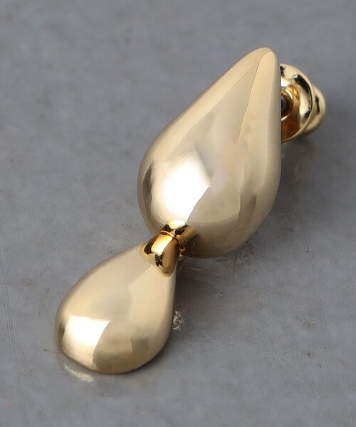 UNITED ARROWS(ユナイテッドアローズ)の「ダブルドロップス ピアス(ピアス(両耳用)・レディース・ゴールド/シルバー・FREE)」の6枚目の写真