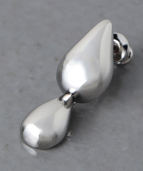 UNITED ARROWS(ユナイテッドアローズ)の「ダブルドロップス ピアス(ピアス(両耳用)・レディース・ゴールド/シルバー・FREE)」の7枚目の写真