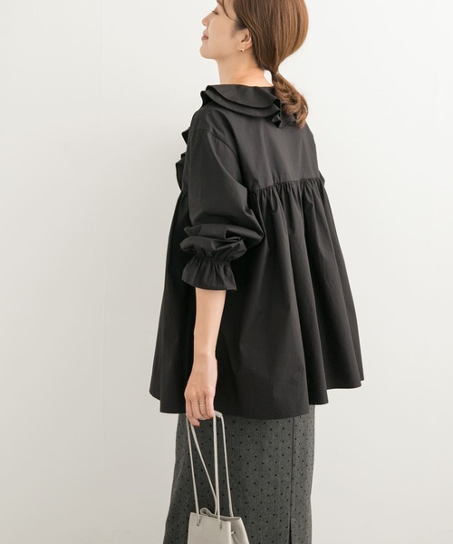 URBAN RESEARCH DOORS(アーバンリサーチドアーズ)の「ラッフルフリルブラウス(シャツ/ブラウス・レディース・ベージュ/ブラック・MEDIUM)」の16枚目の写真