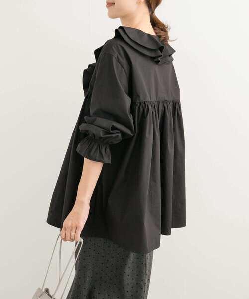 URBAN RESEARCH DOORS(アーバンリサーチドアーズ)の「ラッフルフリルブラウス(シャツ/ブラウス・レディース・ベージュ/ブラック・MEDIUM)」の17枚目の写真