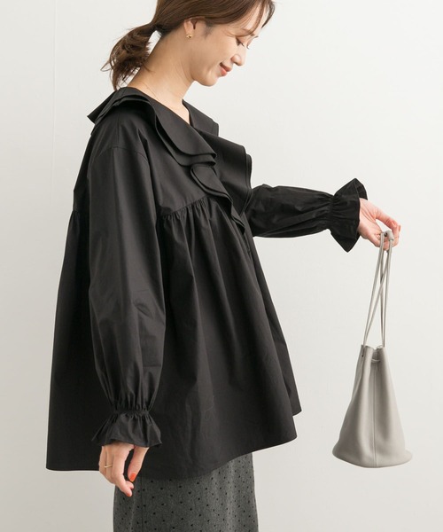 URBAN RESEARCH DOORS(アーバンリサーチドアーズ)の「ラッフルフリルブラウス(シャツ/ブラウス・レディース・ベージュ/ブラック・MEDIUM)」の19枚目の写真