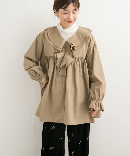 URBAN RESEARCH DOORS(アーバンリサーチドアーズ)の「ラッフルフリルブラウス(シャツ/ブラウス・レディース・ベージュ/ブラック・MEDIUM)」の3枚目の写真