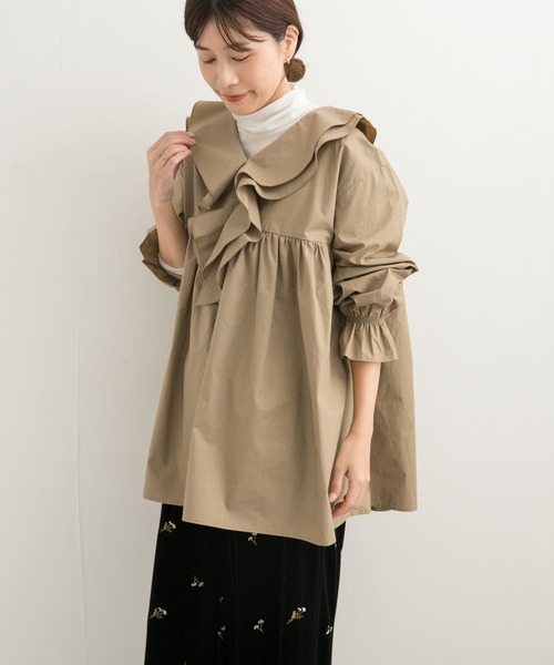 URBAN RESEARCH DOORS(アーバンリサーチドアーズ)の「ラッフルフリルブラウス(シャツ/ブラウス・レディース・ベージュ/ブラック・MEDIUM)」の5枚目の写真