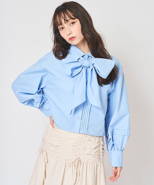 31 Sons de mode（トランテアン　ソン　ドゥ　モード）の「フロントタッククロップドボウタイシャツ（シャツ/ブラウス・レディース・オフホワイト/サックスブルー/ラベンダー/イエロー/ブルー・フリー）」の3枚目の写真