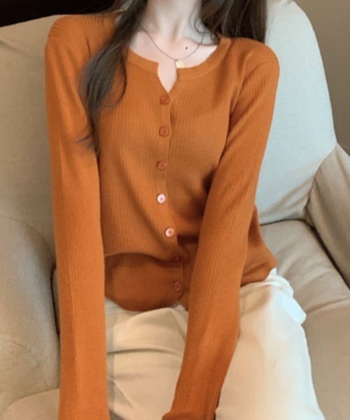 Teem Store(チームストア)の「スリムフィット コンパクトリブVネックカーディガン(カーディガン/ボレロ・レディース・ブラック/テラコッタ/グレー/ベージュ/ホワイト・F)」の2枚目の写真
