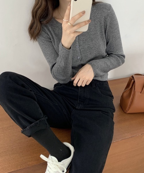 Teem Store(チームストア)の「スリムフィット コンパクトリブVネックカーディガン(カーディガン/ボレロ・レディース・ブラック/テラコッタ/グレー/ベージュ/ホワイト・F)」の11枚目の写真