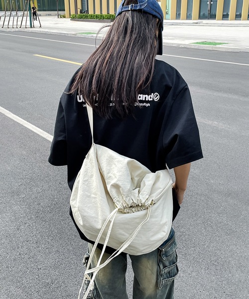 Revo.（レボ）の「【大容量・軽量】ドローストリング 巾着 ショルダーバッグ（A4サイズ対応）（ショルダーバッグ・レディース・アイボリー/ブラック/グレー・FREE）」の12枚目の写真