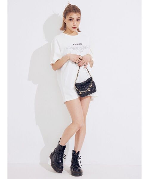 EVRIS（エヴリス）の「ショルダーカッティングBIGTシャツ（Tシャツ/カットソー・レディース・ベージュ/ホワイト/ブルー・FREE）」の9枚目の写真