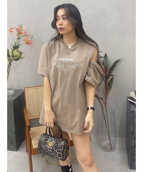 EVRIS（エヴリス）の「ショルダーカッティングBIGTシャツ（Tシャツ/カットソー・レディース・ベージュ/ホワイト/ブルー・FREE）」の15枚目の写真