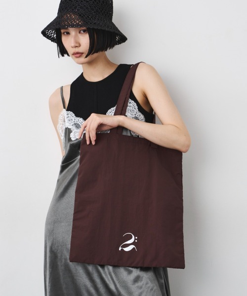 LE VERNIS（ル・ベルニ）の「LE VERNIS(ル・ベルニ)《A4サイズ対応》撥水Tote bag -DEUX-（ショルダーバッグ・レディース・グレー/ブラウン・FREE）」の3枚目の写真