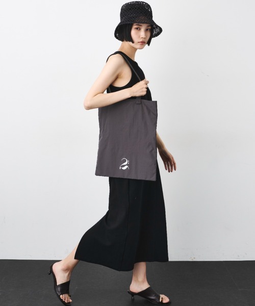 LE VERNIS（ル・ベルニ）の「LE VERNIS(ル・ベルニ)《A4サイズ対応》撥水Tote bag -DEUX-（ショルダーバッグ・レディース・グレー/ブラウン・FREE）」の16枚目の写真