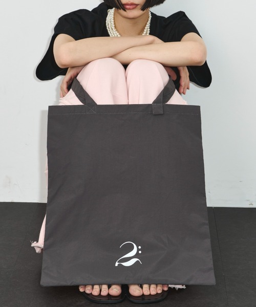 LE VERNIS（ル・ベルニ）の「LE VERNIS(ル・ベルニ)《A4サイズ対応》撥水Tote bag -DEUX-（ショルダーバッグ・レディース・グレー/ブラウン・FREE）」の10枚目の写真