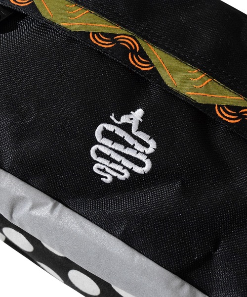 ALDIES（アールディーズ）の「Reflection Waist Bag / リフレクションウエストバッグ（ショルダーバッグ・メンズ・マルチ/ブラック・FREE）」の4枚目の写真