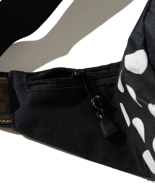 ALDIES（アールディーズ）の「Reflection Waist Bag / リフレクションウエストバッグ（ショルダーバッグ・メンズ・マルチ/ブラック・FREE）」の6枚目の写真