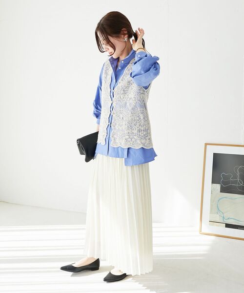 le.coeur blanc（ルクールブラン）の「《手洗い可能》麻混シアーランダムプリーツスカート（スカート・レディース・ライトグレー/アイボリー・38）」の3枚目の写真