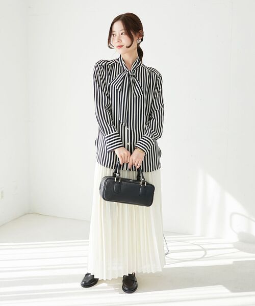 le.coeur blanc（ルクールブラン）の「《手洗い可能》麻混シアーランダムプリーツスカート（スカート・レディース・ライトグレー/アイボリー・38）」の17枚目の写真