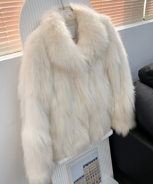 Mela(メラ)の「FAKE FUR COAT(その他アウター・レディース・ブラック/チャコールグレー/グレイッシュベージュ/ホワイト/ベージュ・FREE)」の11枚目の写真