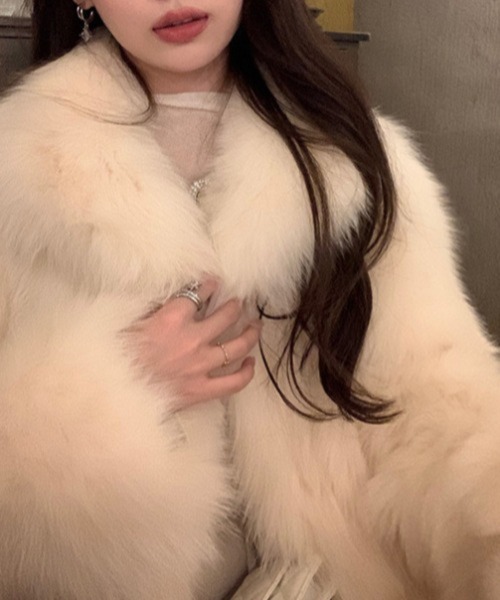 Mela(メラ)の「FAKE FUR COAT(その他アウター・レディース・ブラック/チャコールグレー/グレイッシュベージュ/ホワイト/ベージュ・FREE)」の19枚目の写真