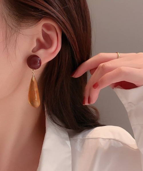 Forcement（フォースメント）の「べっ甲風ドロップピアス（ピアス（両耳用）・レディース・ブラウン・ONESIZE）」の5枚目の写真