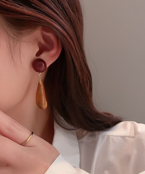 Forcement（フォースメント）の「べっ甲風ドロップピアス（ピアス（両耳用）・レディース・ブラウン・ONESIZE）」の4枚目の写真