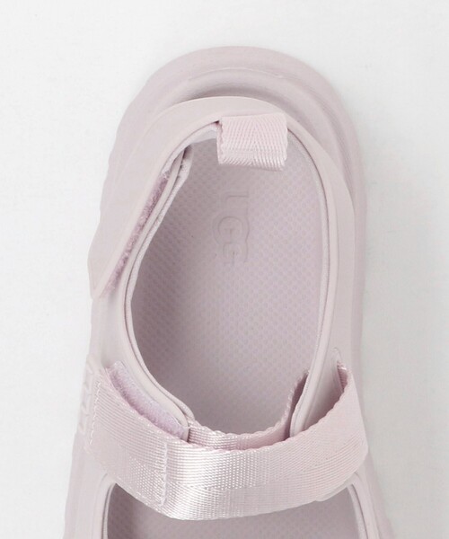 UGG(アグ)の「<UGG>ゴールデングロウ サンダル(サンダル・レディース・ナチュラル/ブラック/ライラック・5/7/8/6)」の16枚目の写真
