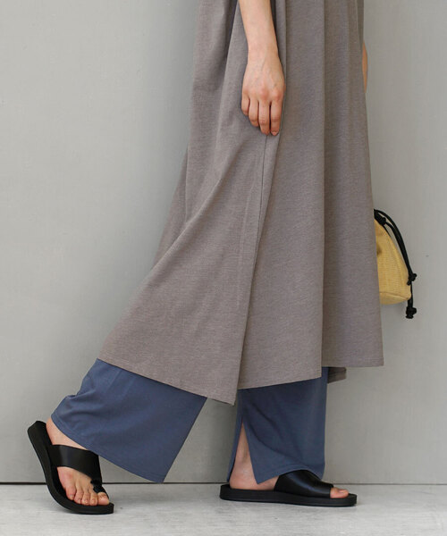 zootie(ズーティー)の「【重ねるだけでコーデが華やぐ。】 URBAN PLUS レイヤード専用 ペチパンツ(その他パンツ・レディース・ライトベージュ/ブラック/ライトブルー/オフホワイト/グレイッシュブルー/チャコール/ネイビー・フリー)」の7枚目の写真